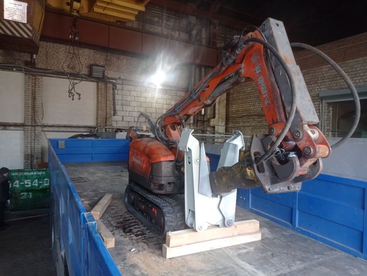 Восстановление корпуса и аутригеров демонтажного робота