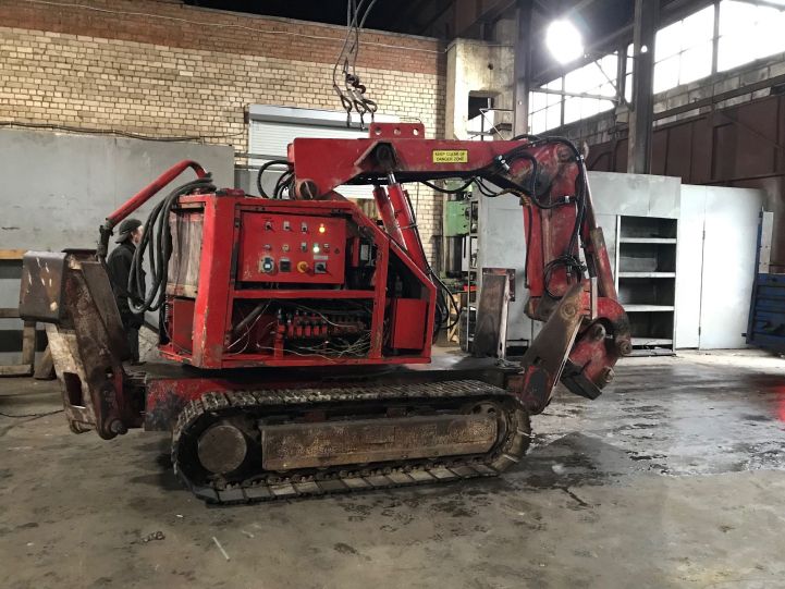 Восстановление гусеничной тележки демонтажного робота